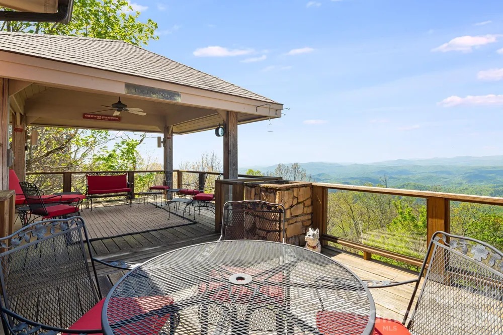 206 Twin Springs Road Blowing Rock, NC 28605