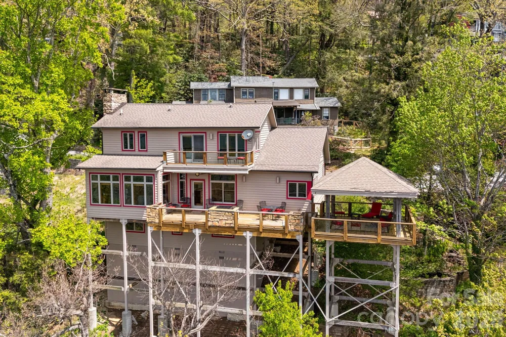 206 Twin Springs Road Blowing Rock, NC 28605