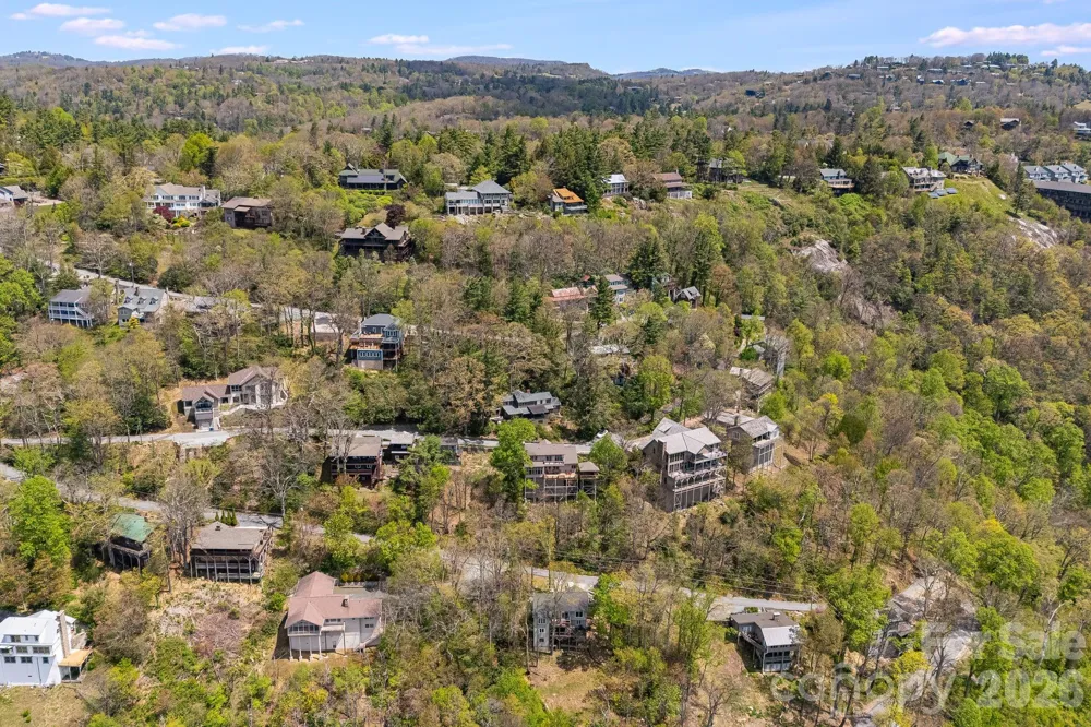 206 Twin Springs Road Blowing Rock, NC 28605