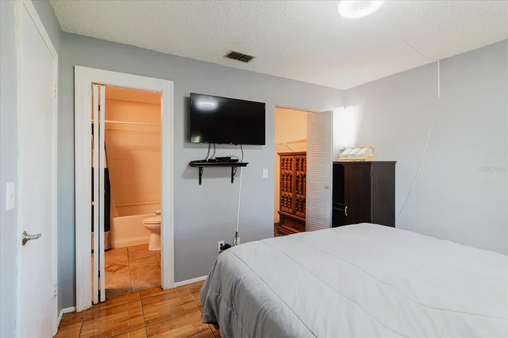 2009 PEPPERTREE COURT Oldsmar, FL 34677