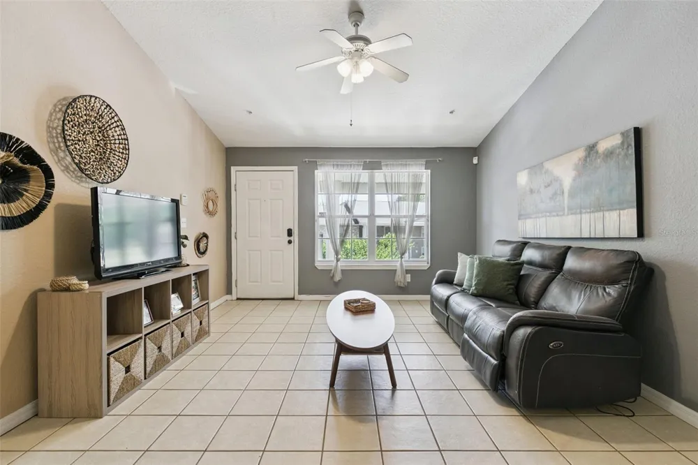 145 RESERVE CIRCLE #205 Oviedo, FL 32765