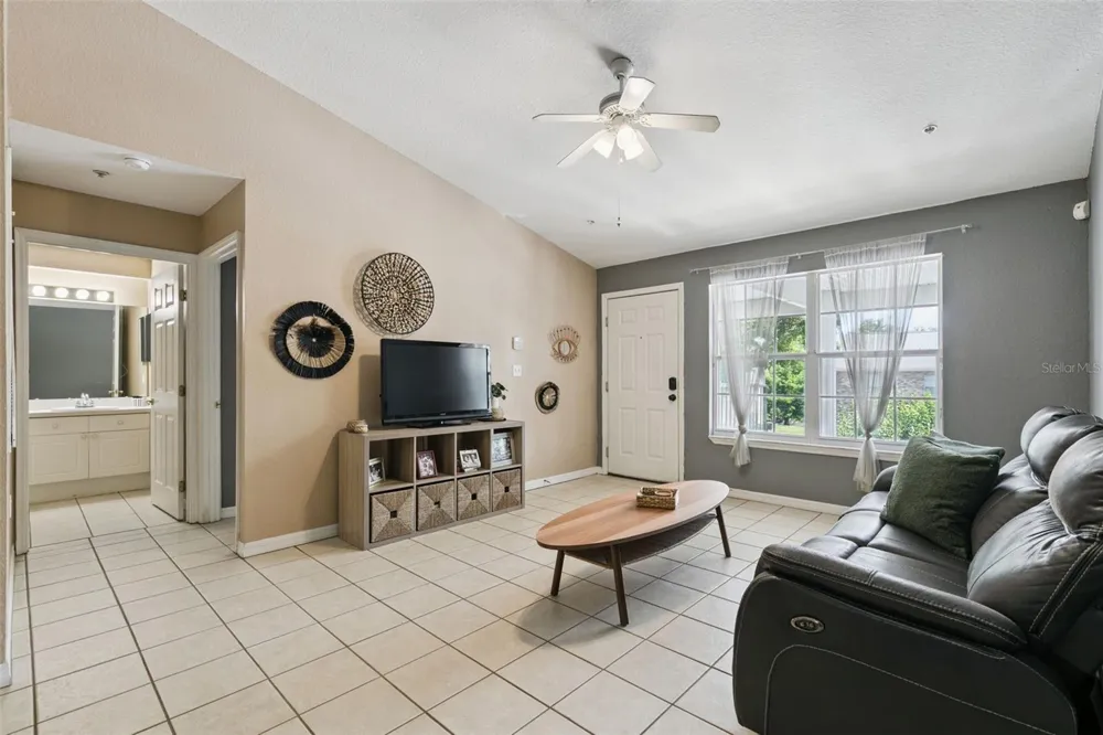 145 RESERVE CIRCLE #205 Oviedo, FL 32765
