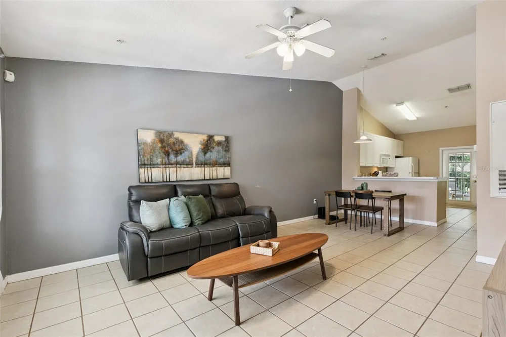 145 RESERVE CIRCLE #205 Oviedo, FL 32765