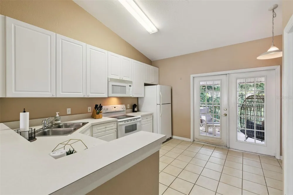 145 RESERVE CIRCLE #205 Oviedo, FL 32765