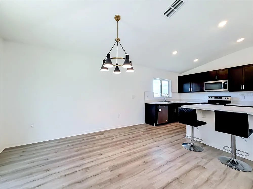 1507 GERANIUM DRIVE Mascotte, FL 34753