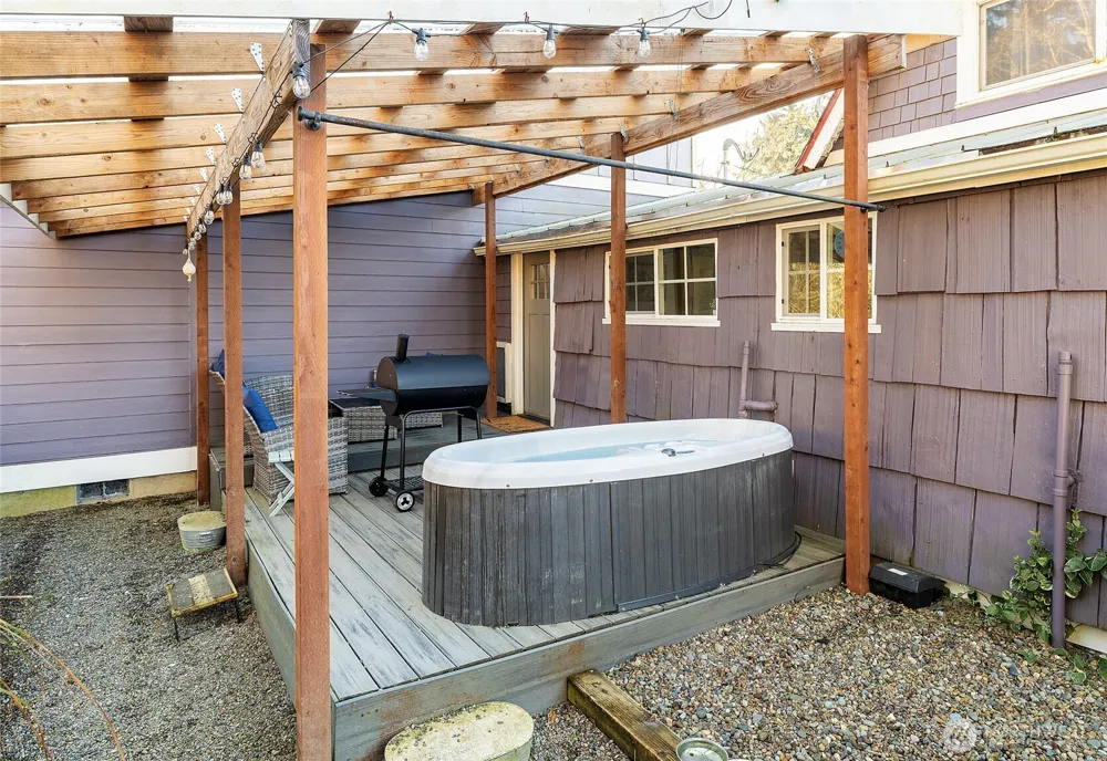 1220 S forrest Street Westport, WA 98595