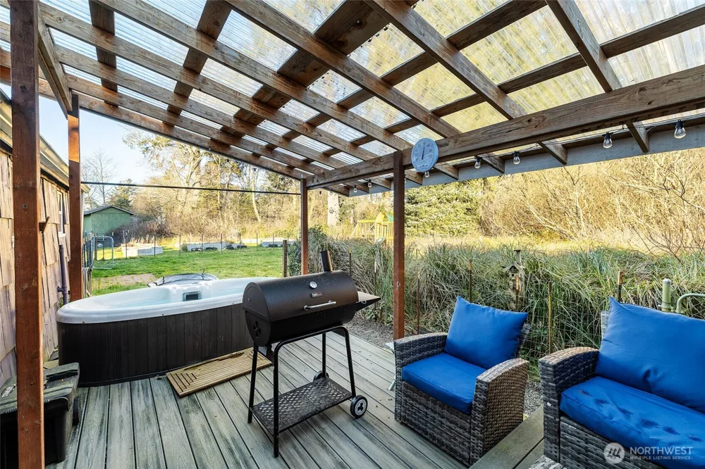 1220 S forrest Street Westport, WA 98595