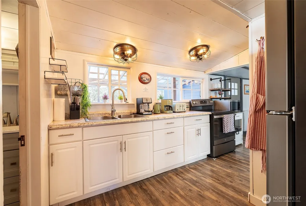1220 S forrest Street Westport, WA 98595