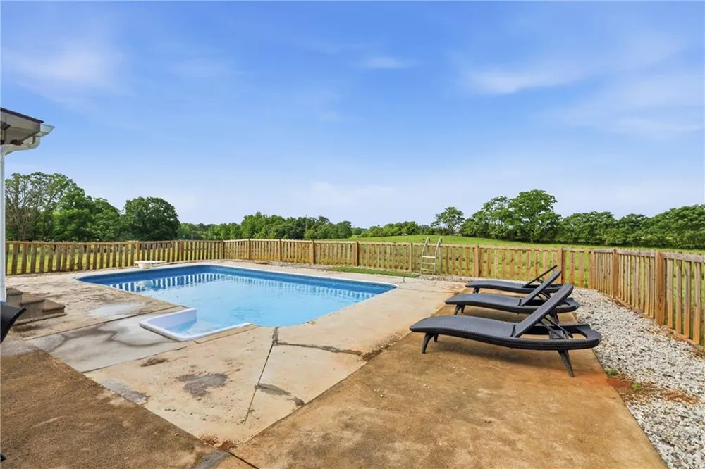 5525 Sandy Cross Road Carnesville, GA 30521