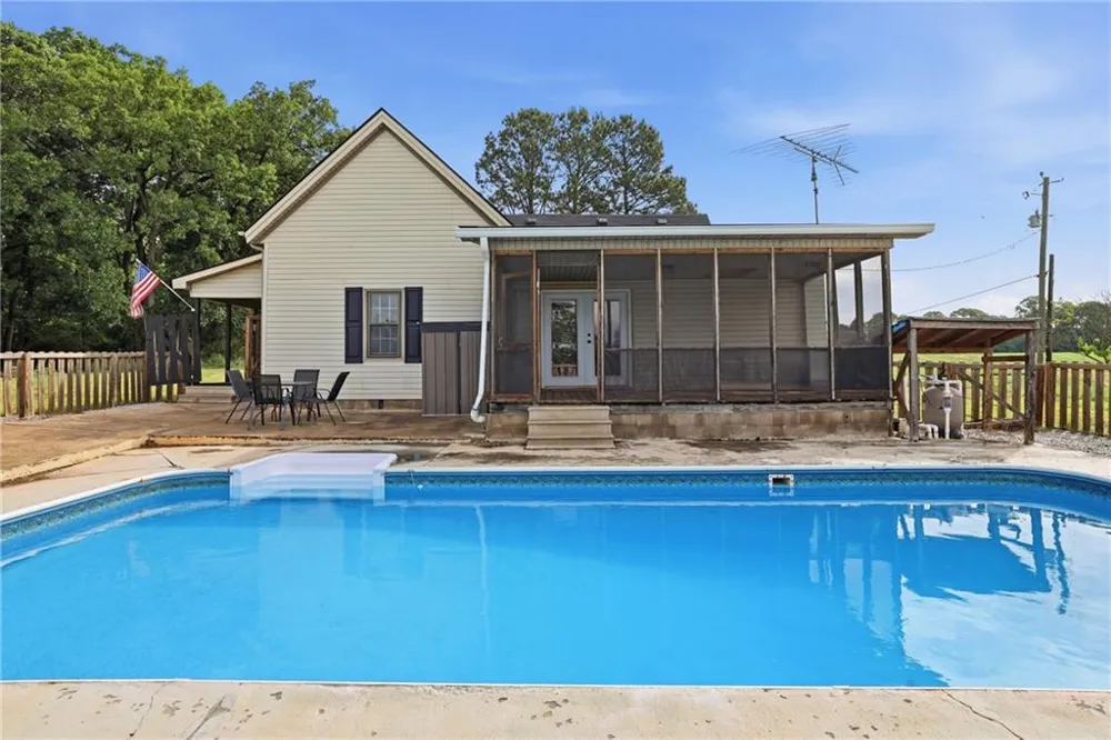 5525 Sandy Cross Road Carnesville, GA 30521