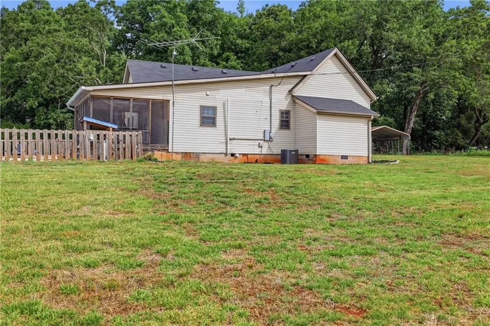 5525 Sandy Cross Road Carnesville, GA 30521