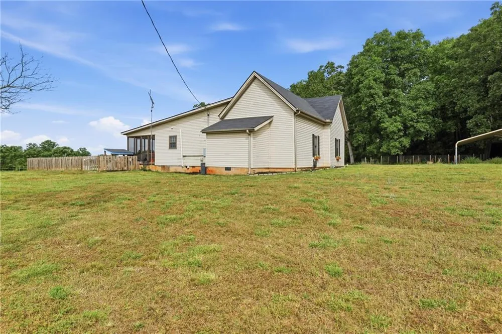 5525 Sandy Cross Road Carnesville, GA 30521