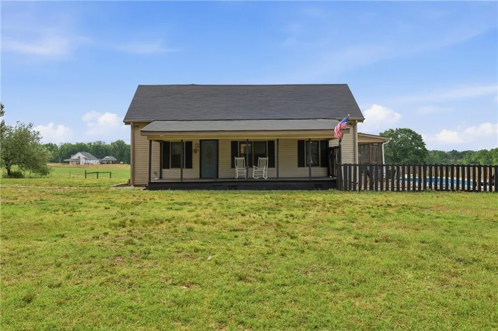 5525 Sandy Cross Road Carnesville, GA 30521