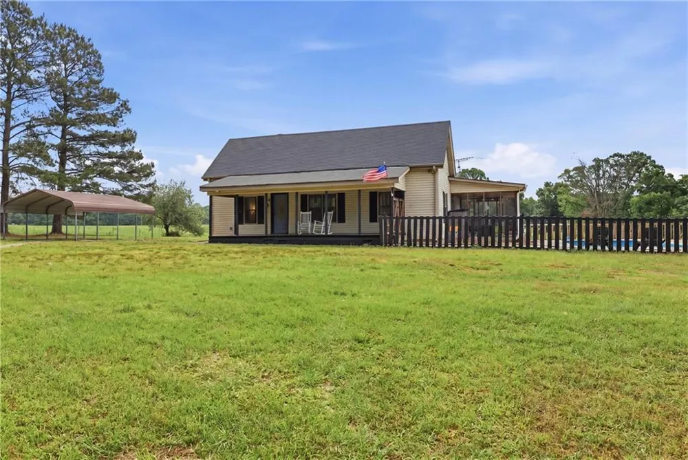 5525 Sandy Cross Road Carnesville, GA 30521