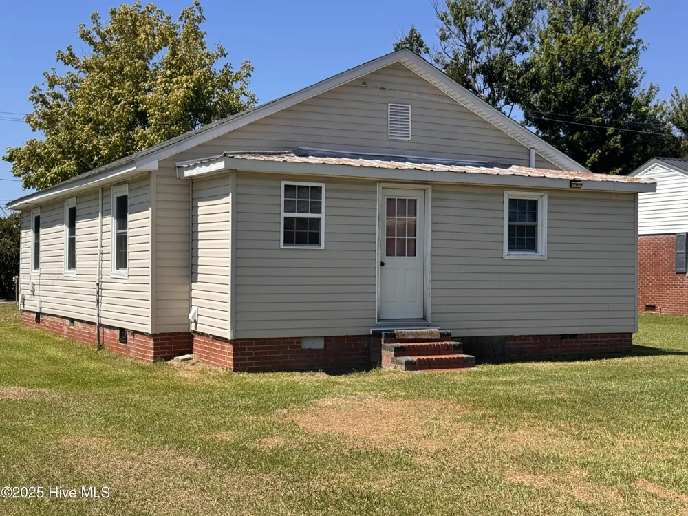 107 S Mccaskey Road Williamston, NC 27892