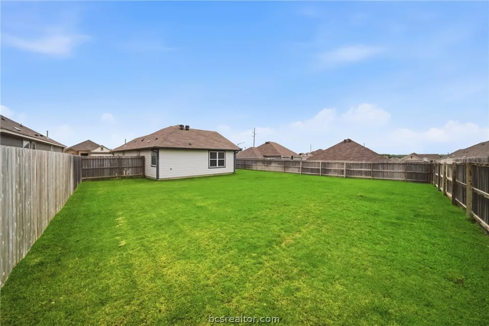 203 36th Ridge Caldwell, TX 77836