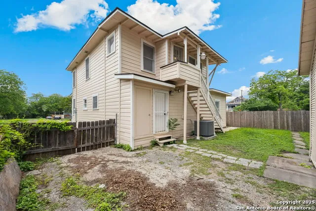 707 PINE ST San Antonio, TX 78202