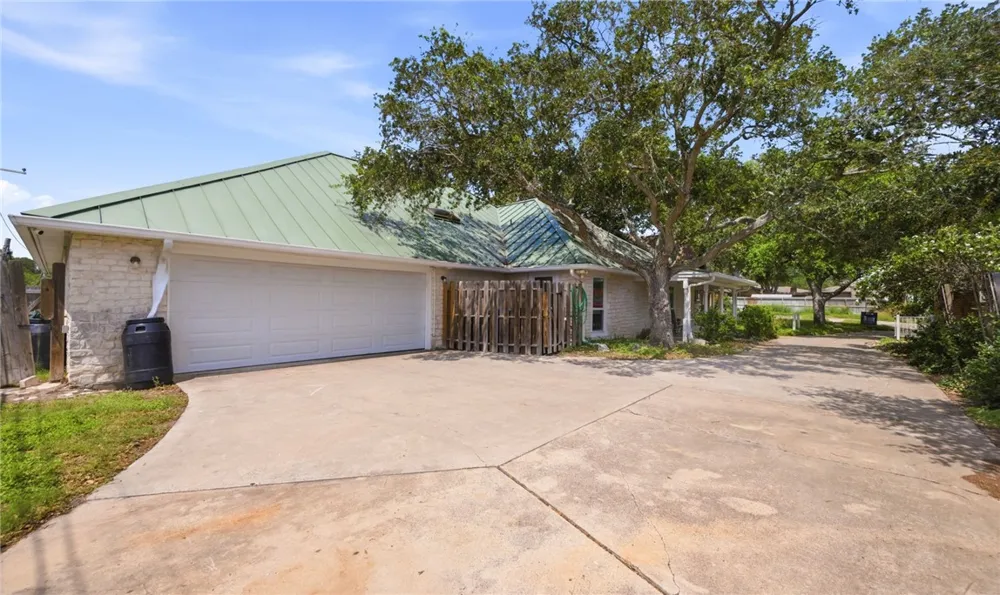 165 Kush Lane Corpus Christi, TX 78404