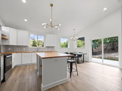 173 Kahalulu Drive