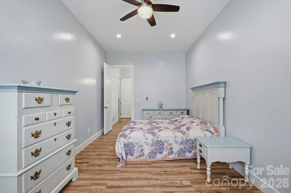 4950 Surfwood Drive Sherrills Ford, NC 28673