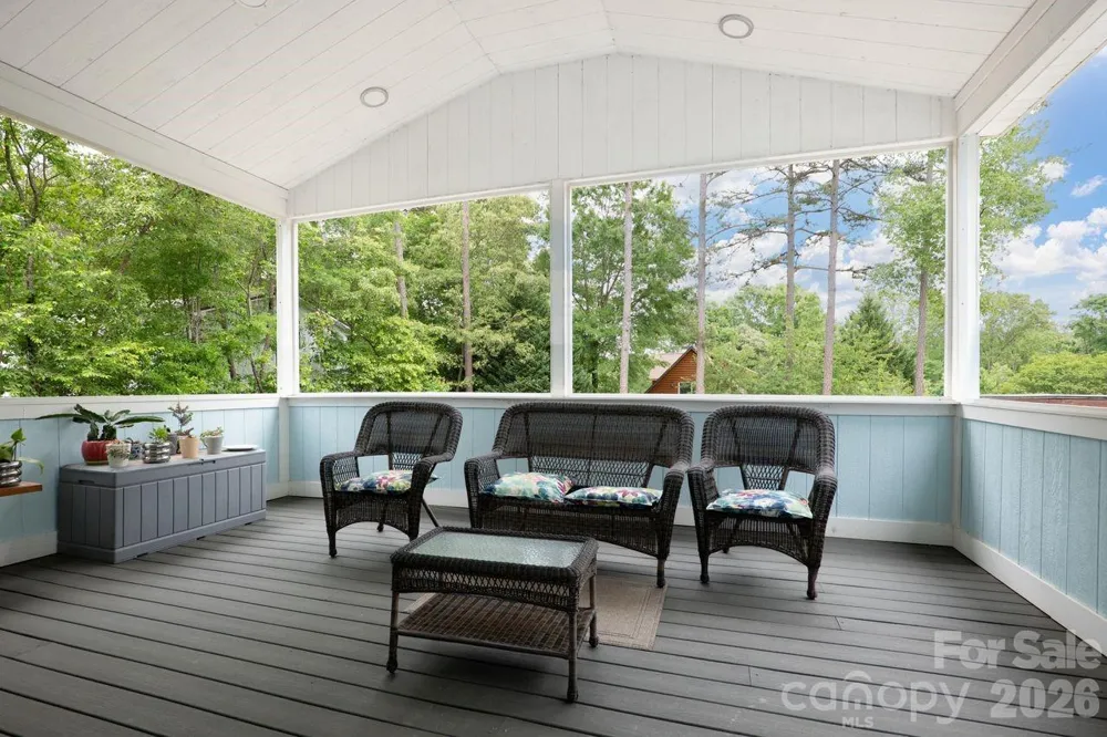 4950 Surfwood Drive Sherrills Ford, NC 28673