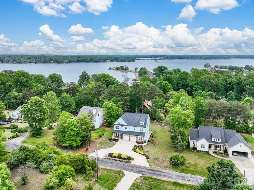 4950 Surfwood Drive Sherrills Ford, NC 28673