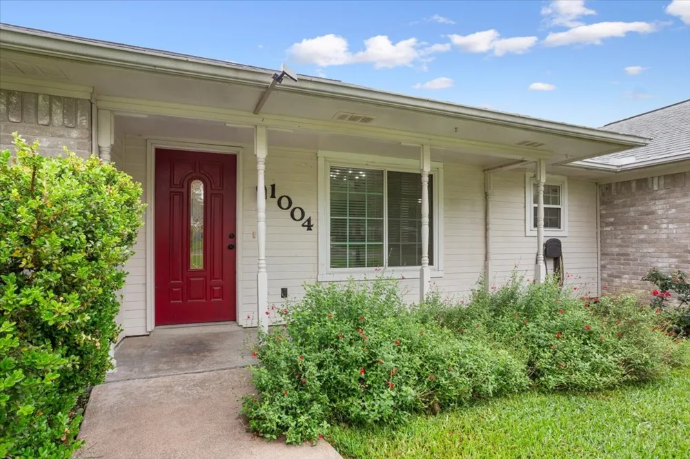 1004 Tillamook Street Hewitt, TX 76643