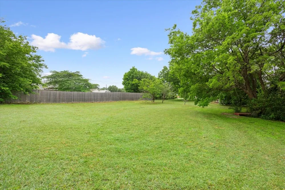 1004 Tillamook Street Hewitt, TX 76643