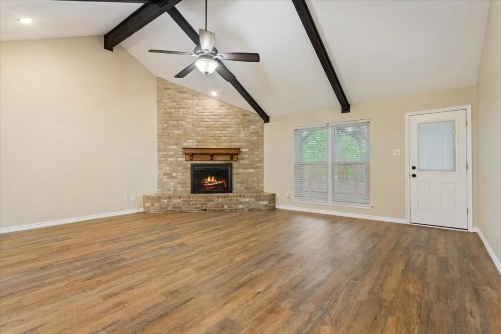 1004 Tillamook Street Hewitt, TX 76643