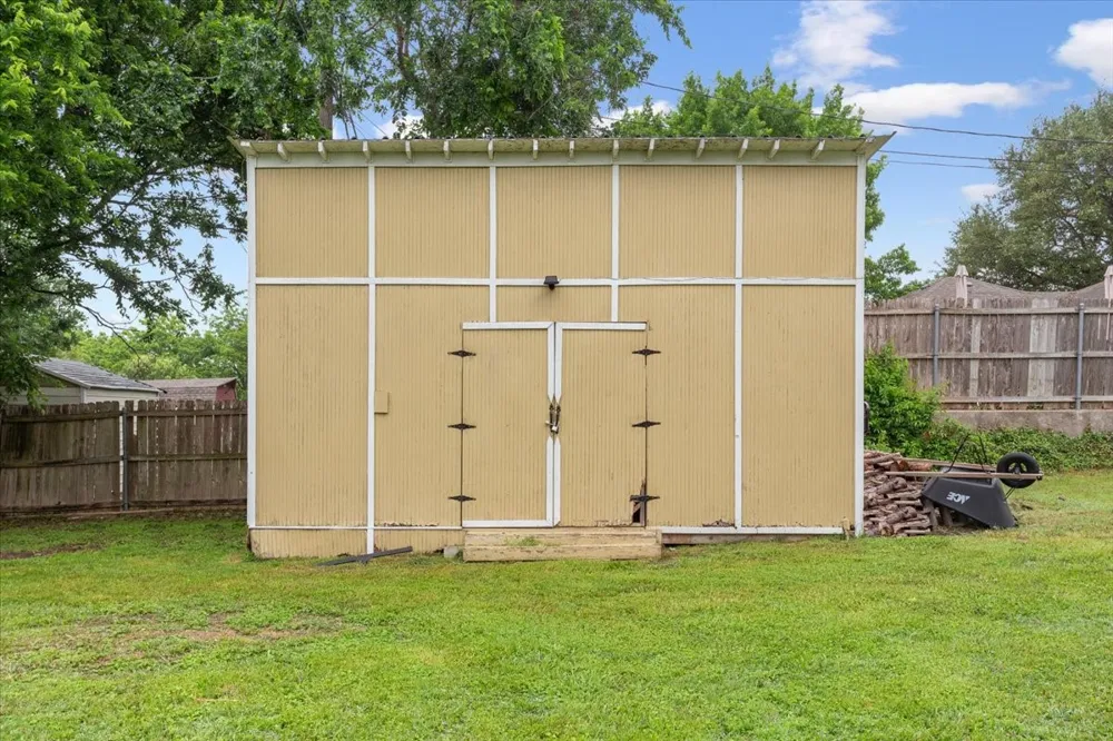 1004 Tillamook Street Hewitt, TX 76643