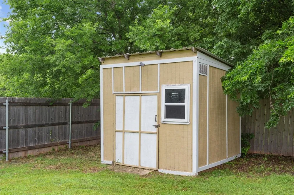 1004 Tillamook Street Hewitt, TX 76643