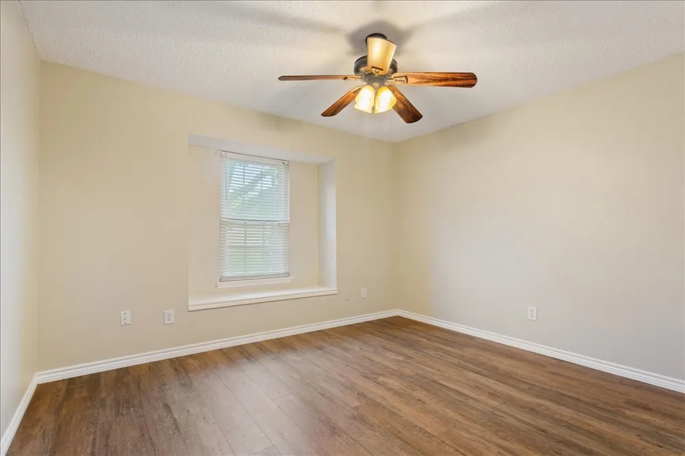 1004 Tillamook Street Hewitt, TX 76643