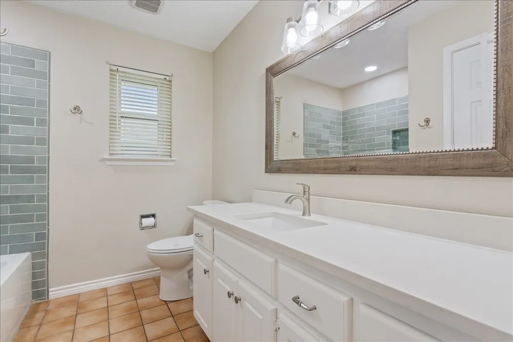 1004 Tillamook Street Hewitt, TX 76643