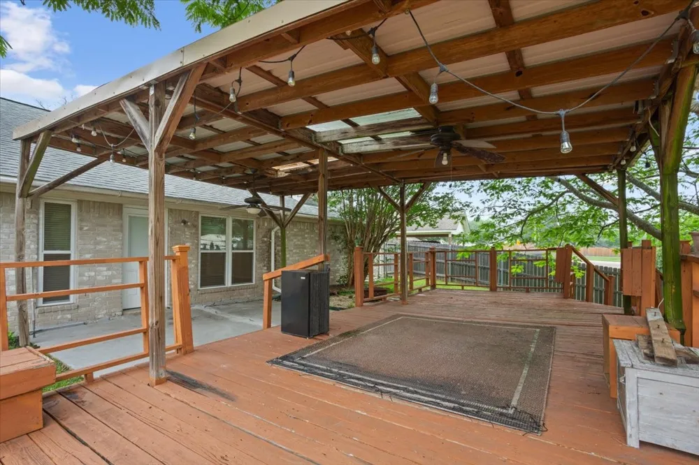 1004 Tillamook Street Hewitt, TX 76643