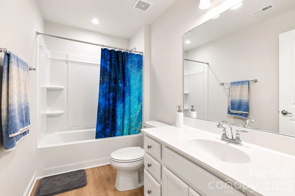 3243 Streamside Drive Davidson, NC 28036