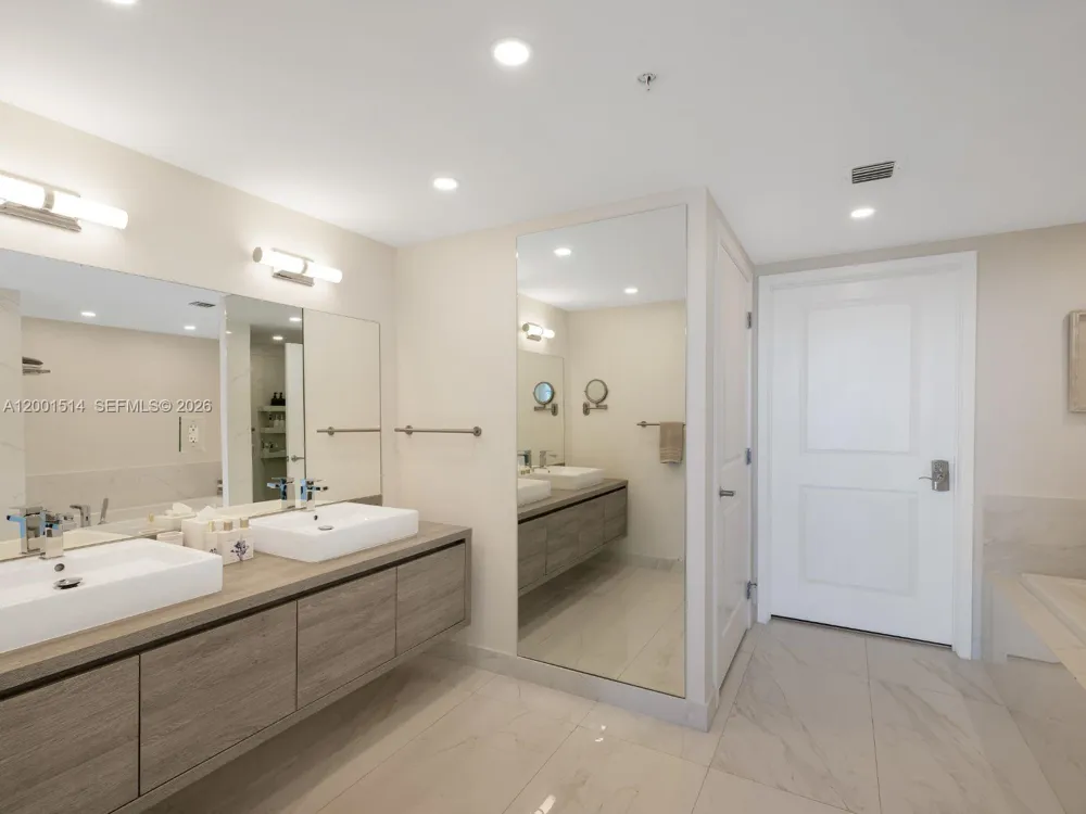 400 Sunny Isles Blvd #1416 Sunny Isles Beach, FL 33160