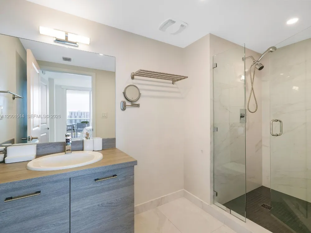 400 Sunny Isles Blvd #1416 Sunny Isles Beach, FL 33160