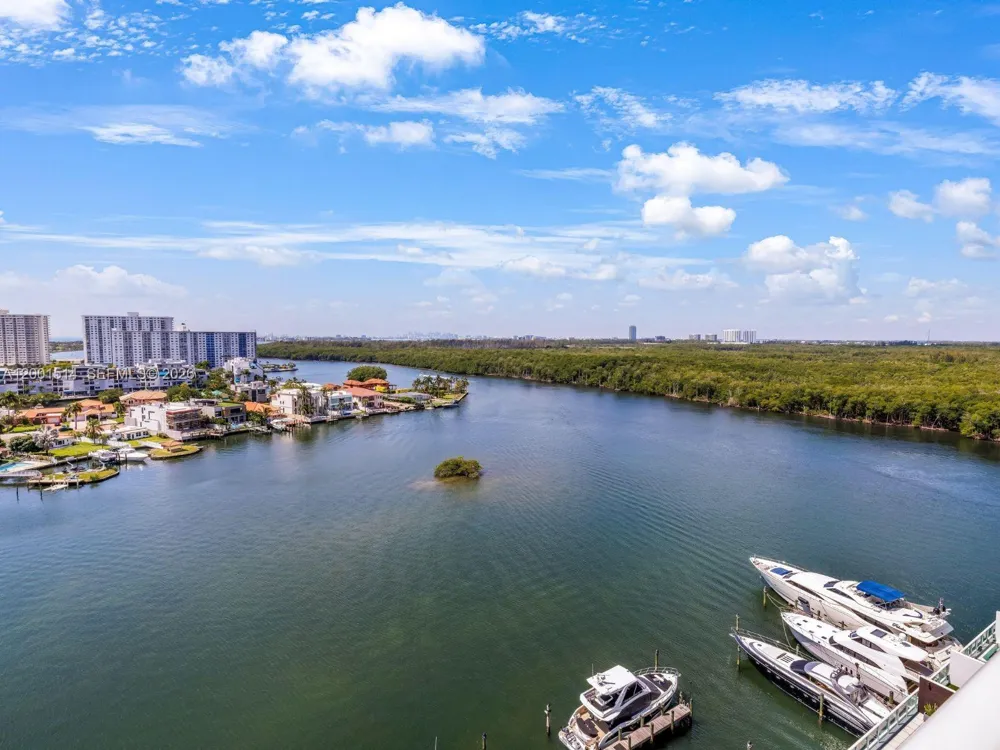 400 Sunny Isles Blvd #1416 Sunny Isles Beach, FL 33160