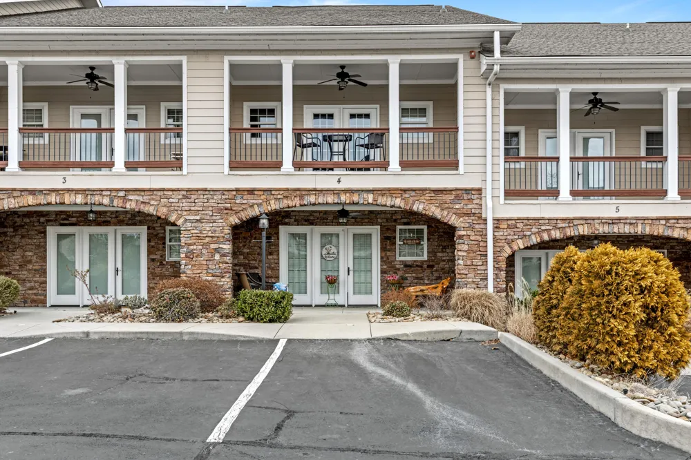 1235 New Lake Road Spring City, TN 37381