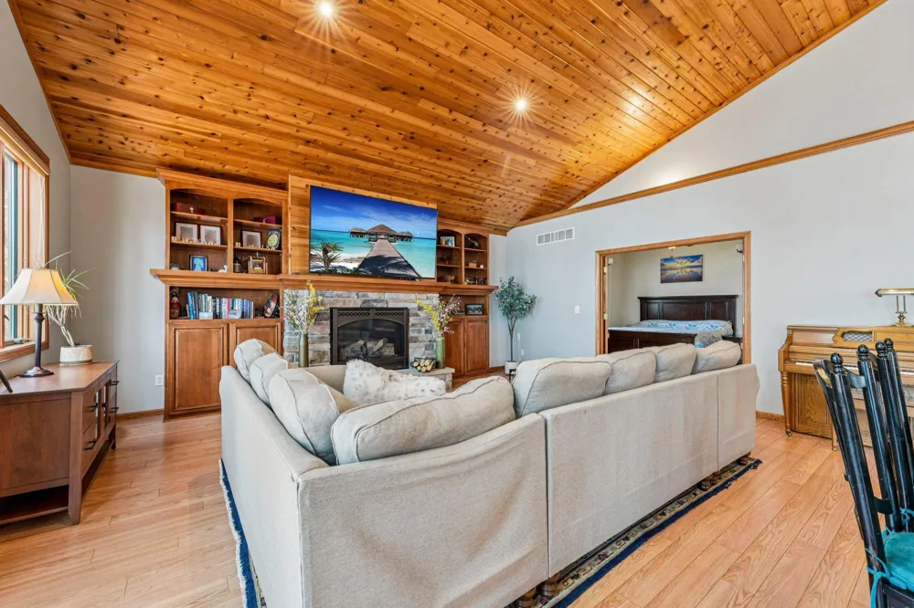 24560 Cedar Point Road New Prague, MN 56071