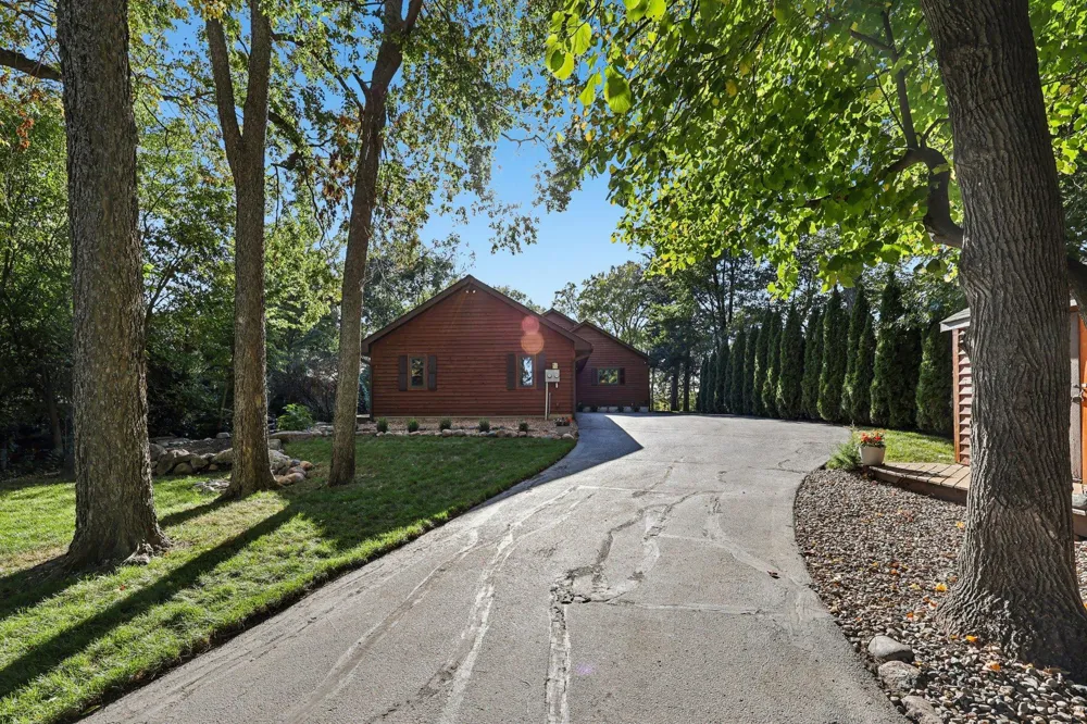 24560 Cedar Point Road New Prague, MN 56071