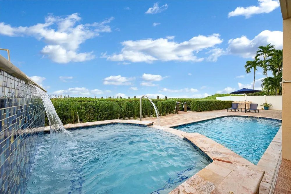 112 Bounty Ln Key Largo, FL 33037
