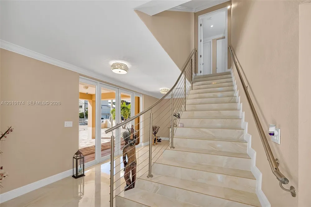 112 Bounty Ln Key Largo, FL 33037