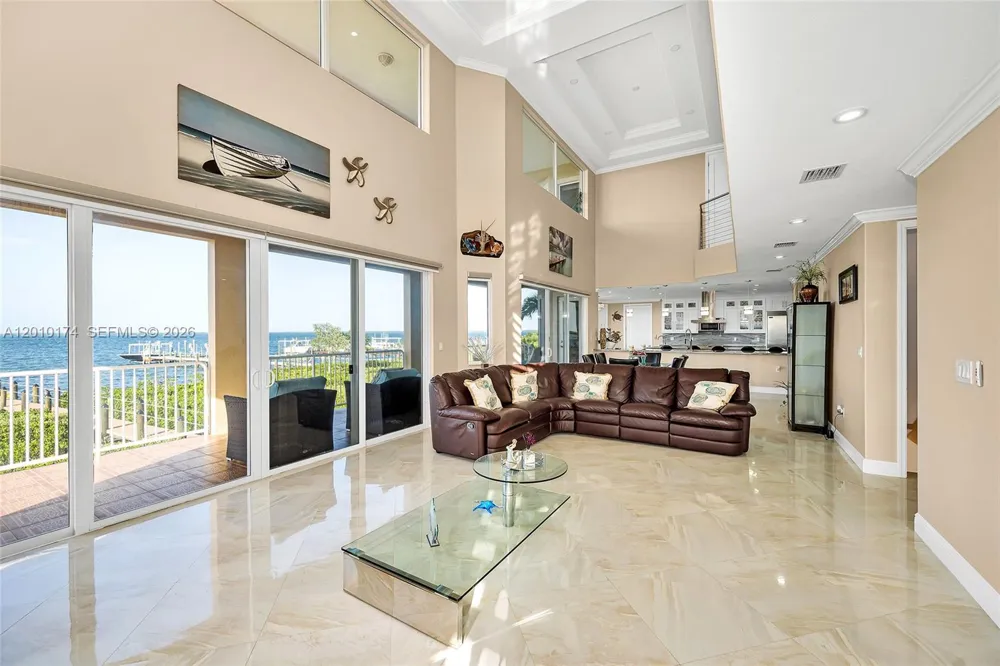112 Bounty Ln Key Largo, FL 33037