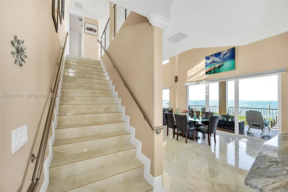 112 Bounty Ln Key Largo, FL 33037