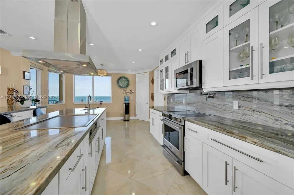 112 Bounty Ln Key Largo, FL 33037