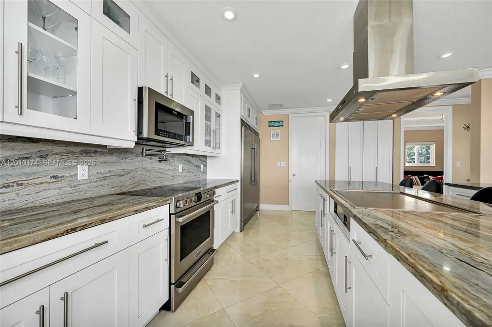 112 Bounty Ln Key Largo, FL 33037