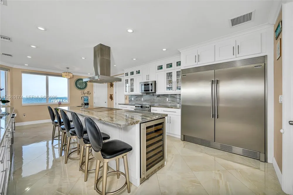 112 Bounty Ln Key Largo, FL 33037
