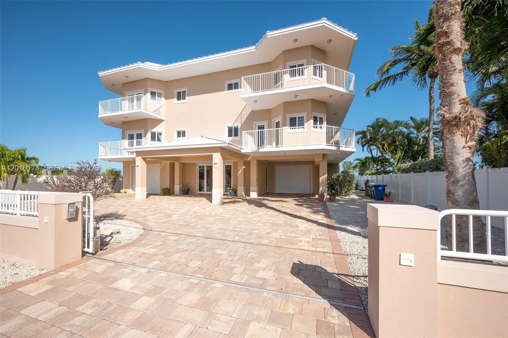 112 Bounty Ln Key Largo, FL 33037