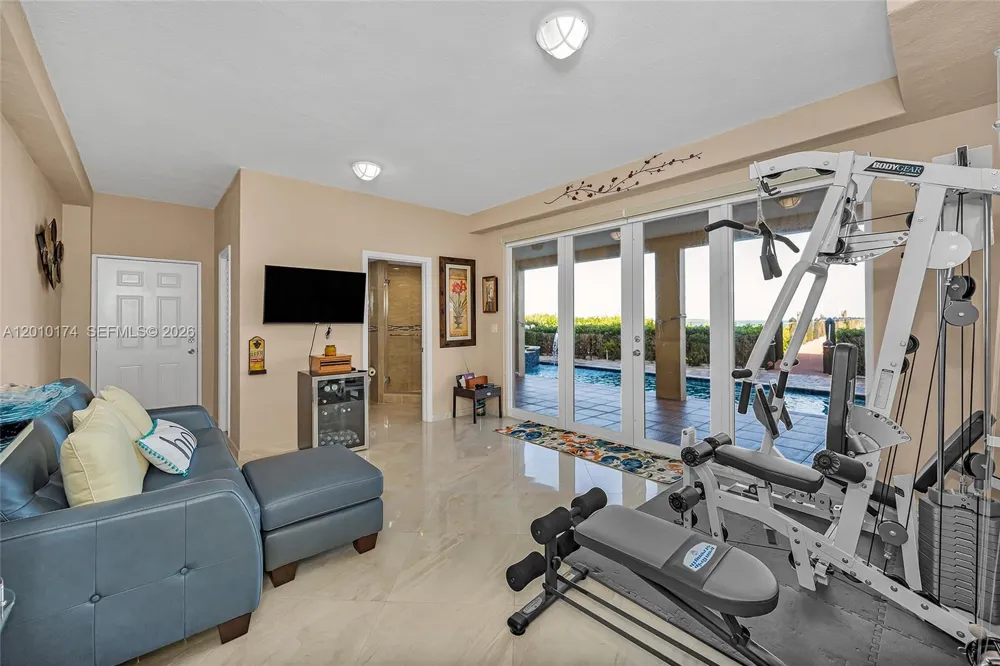 112 Bounty Ln Key Largo, FL 33037